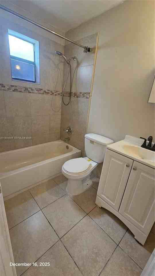 2508 Johnson St #5 - Photo 5 of 6
