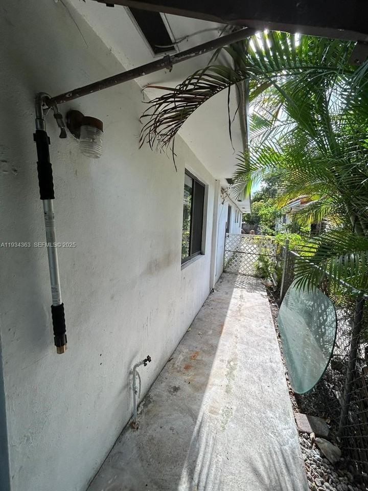 3482 Sw 26th St #0 - Photo 5 of 11