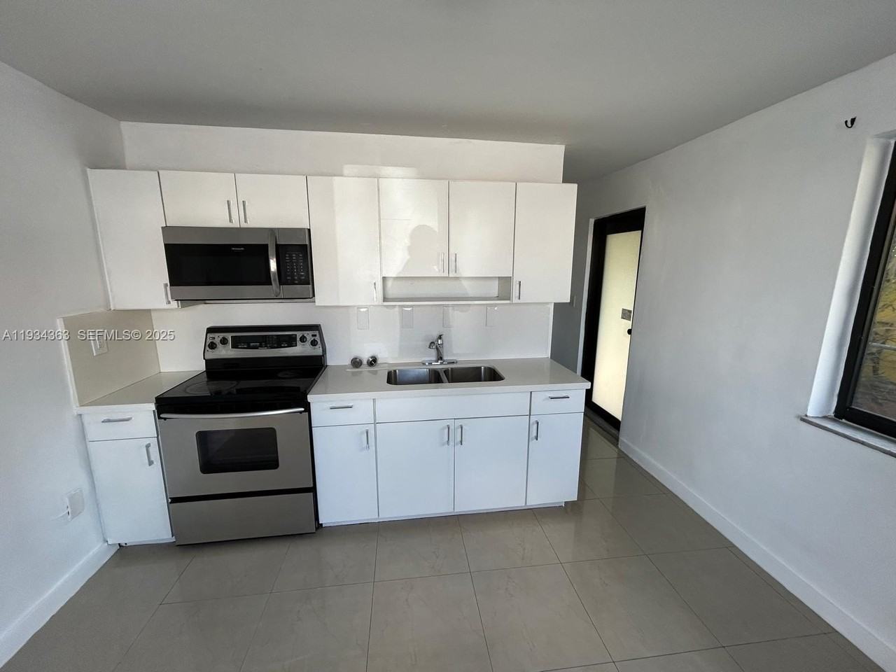 3482 Sw 26th St #0 - Photo 7 of 11