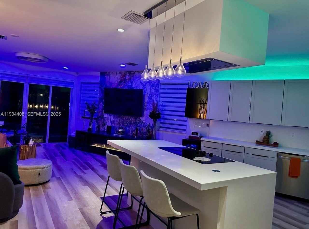 407 Sw 5th St - Photo 2 of 30