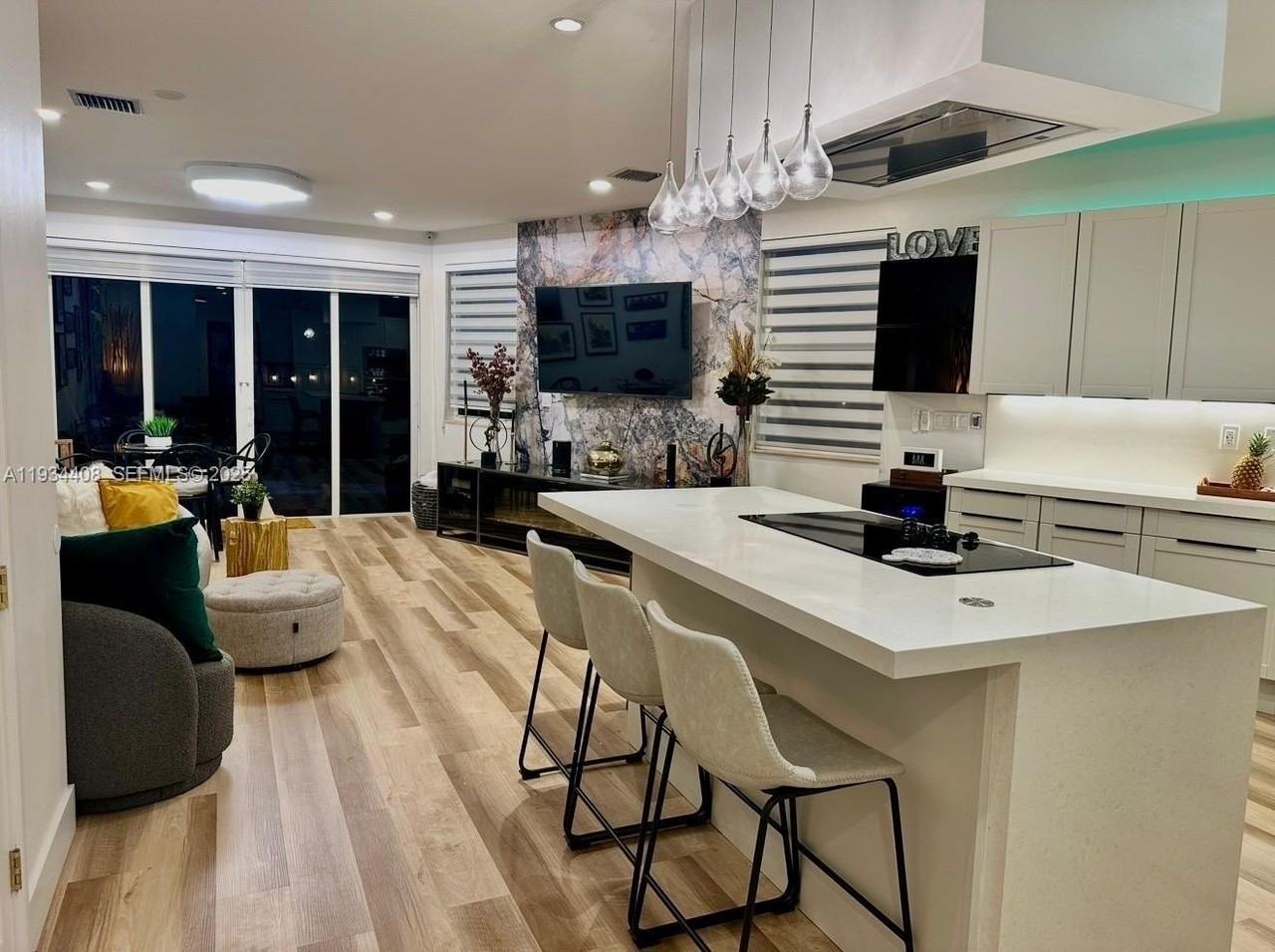 407 Sw 5th St - Photo 4 of 30