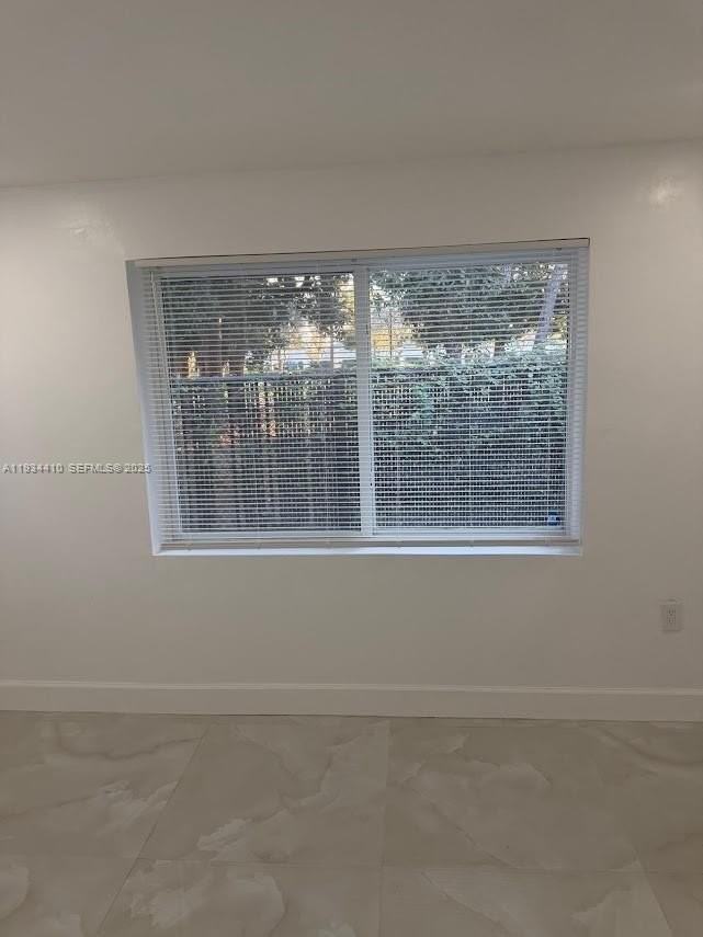 1021 Nw 25th Way #3 - Photo 3 of 10