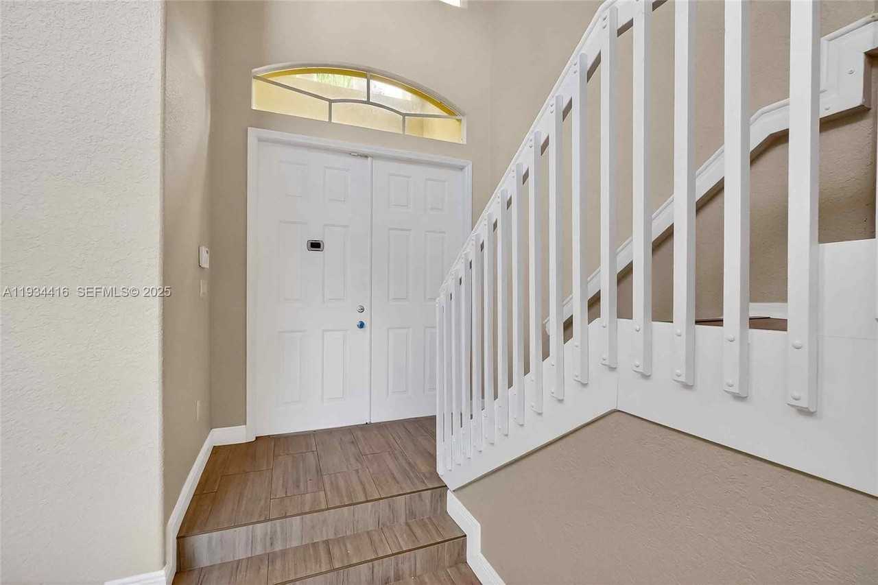 8955 Sw 207th St - Photo 5 of 50