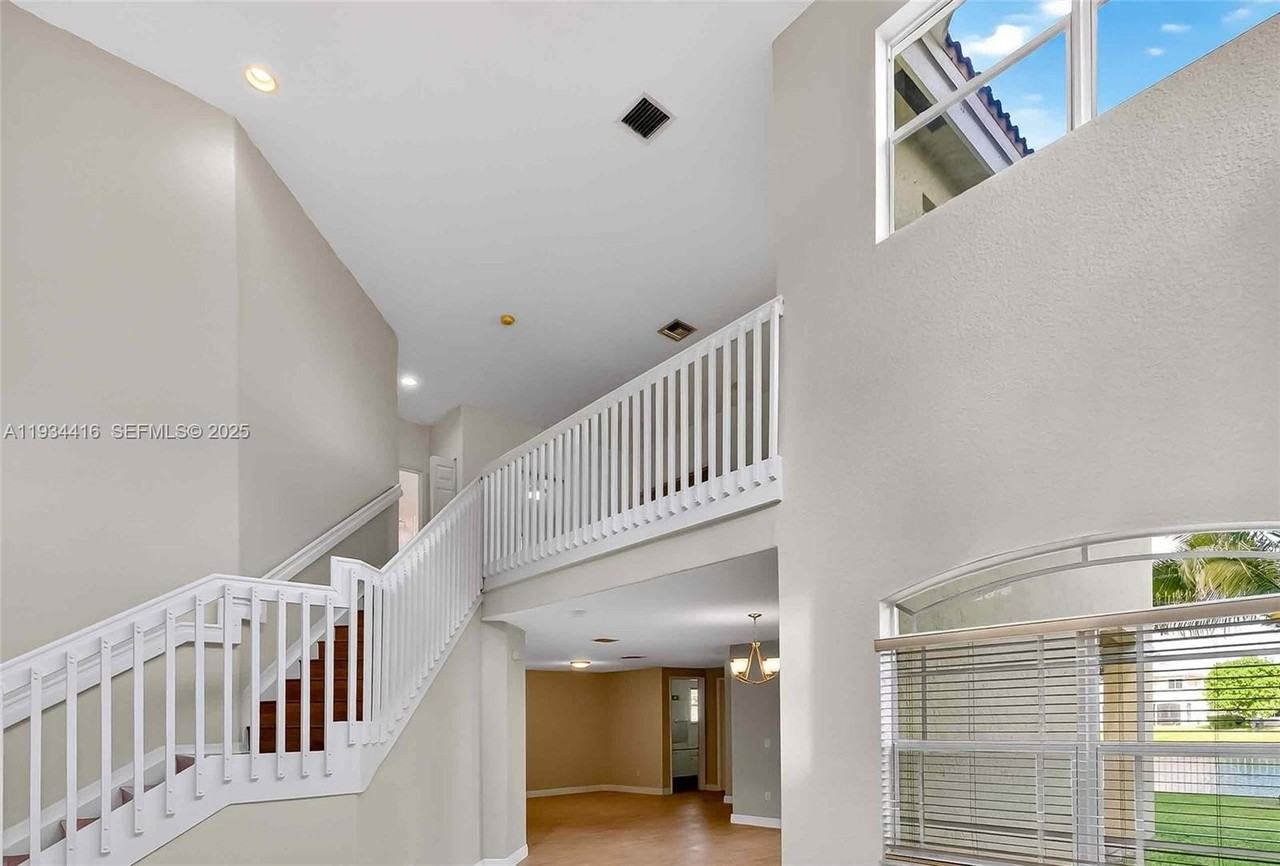 8955 Sw 207th St - Photo 7 of 50