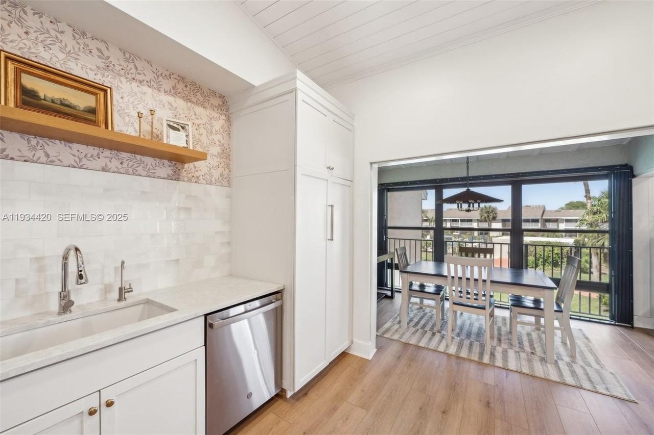 3207 S Lakeview Cir #6205 - Photo 2 of 25