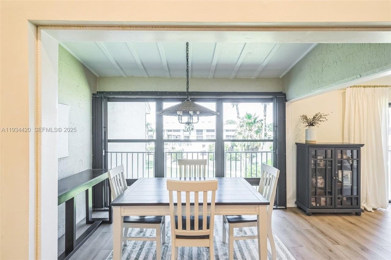 3207 S Lakeview Cir #6205 - Photo 5 of 25