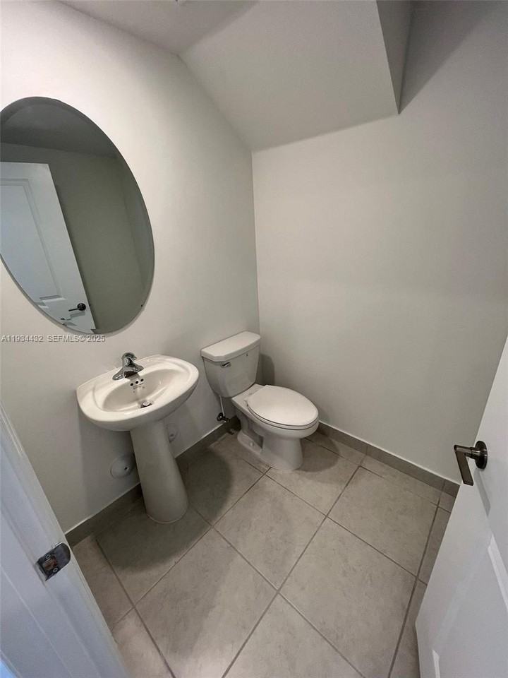 11912 Sw 244th Ln #11912 - Photo 6 of 20