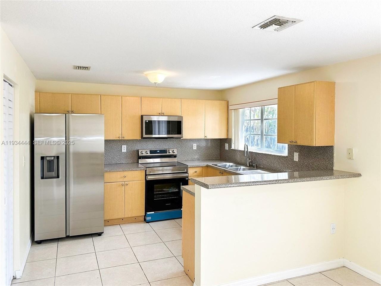 14116 Sw 260th St #105 - Photo 4 of 18