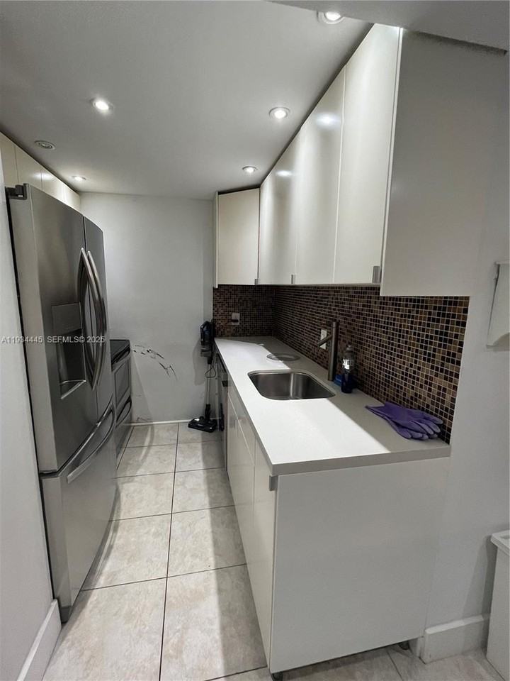 200 Se 15th Rd #11I - Photo 2 of 14