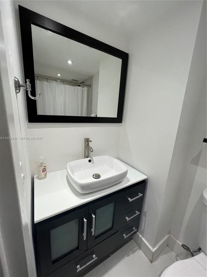 200 Se 15th Rd #11I - Photo 3 of 14