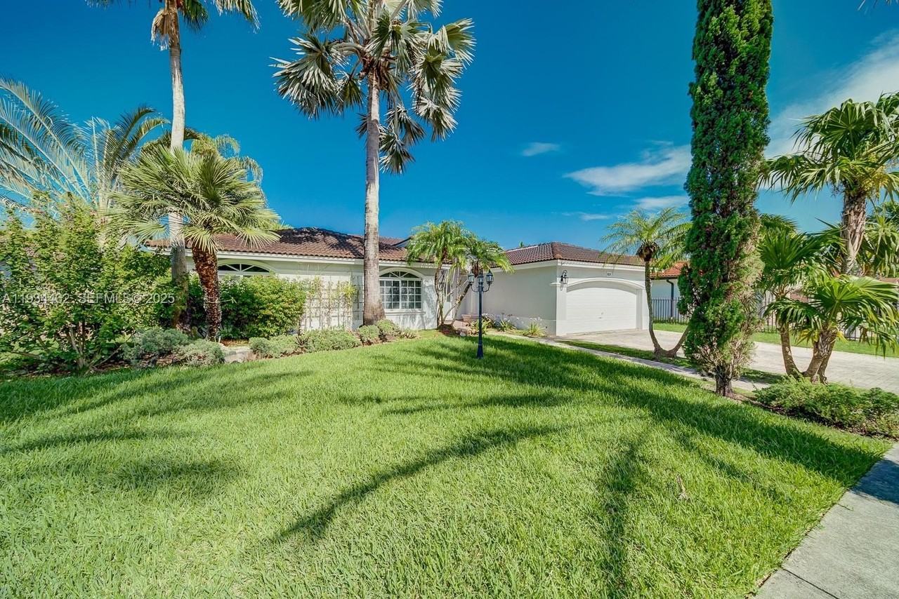 18128 Sw 151st Ave - Photo 4 of 40