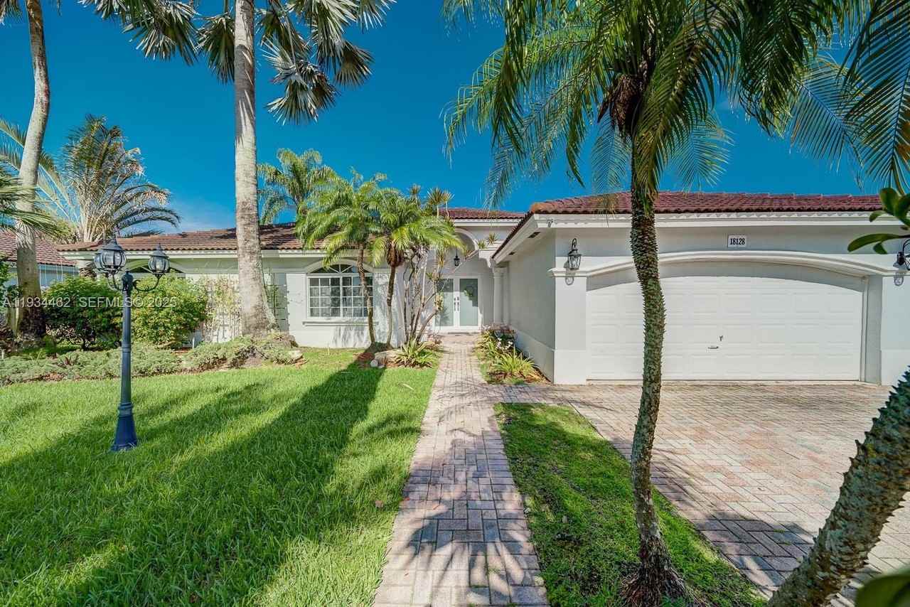 18128 Sw 151st Ave - Photo 5 of 40