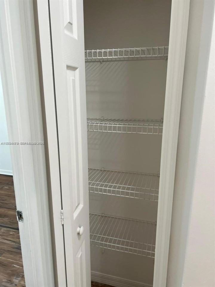 2911 Se 13th Rd #204-40 - Photo 6 of 24