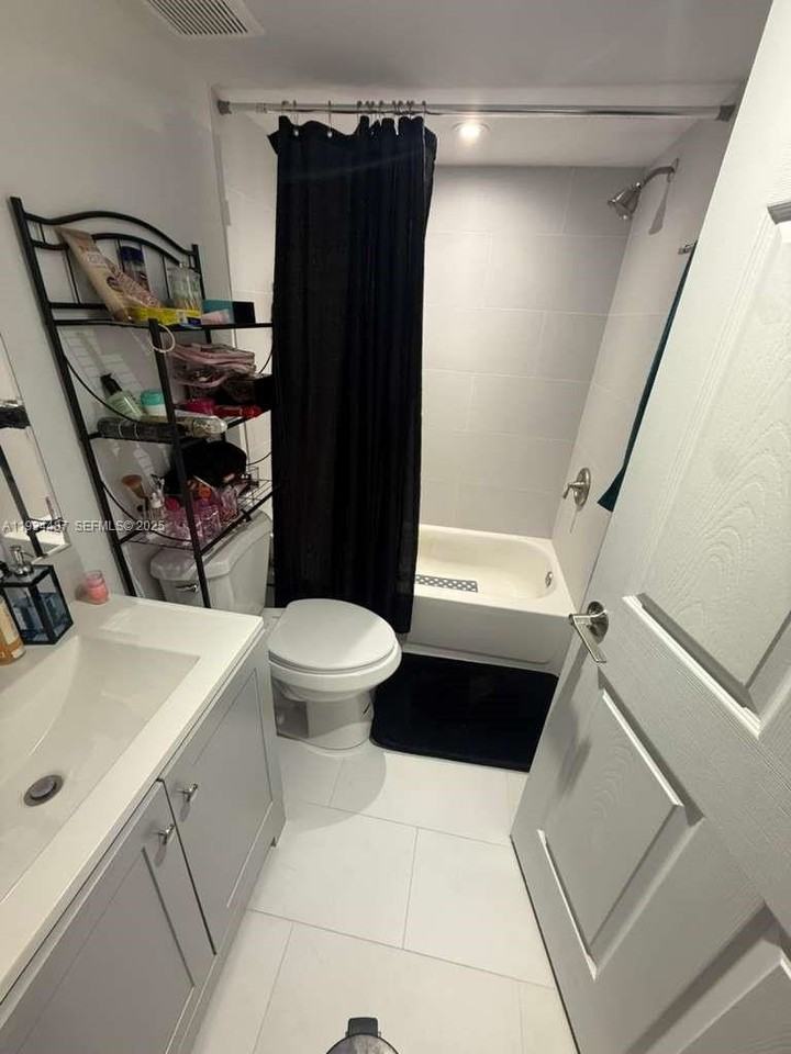 1250 Se 26th St #102 - Photo 7 of 7