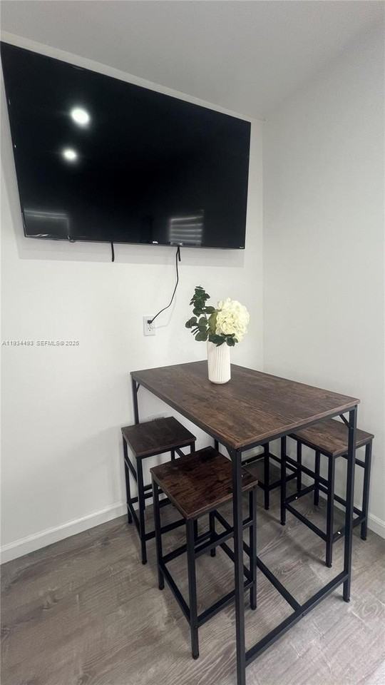 4139 Nw 23rd Ave #2 - Photo 5 of 21