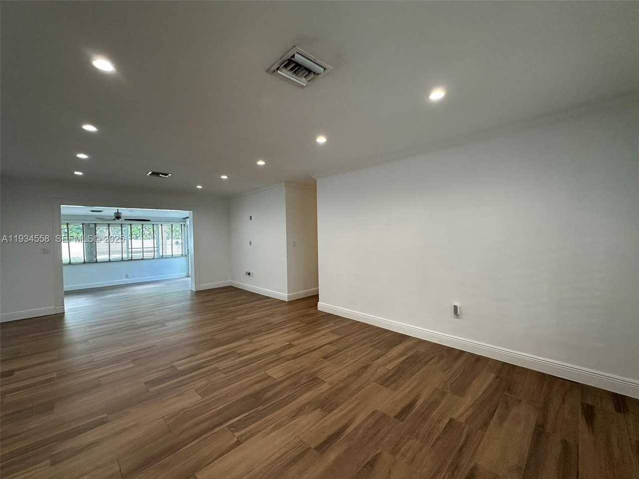 7535 Sw 117th St - Photo 3 of 34