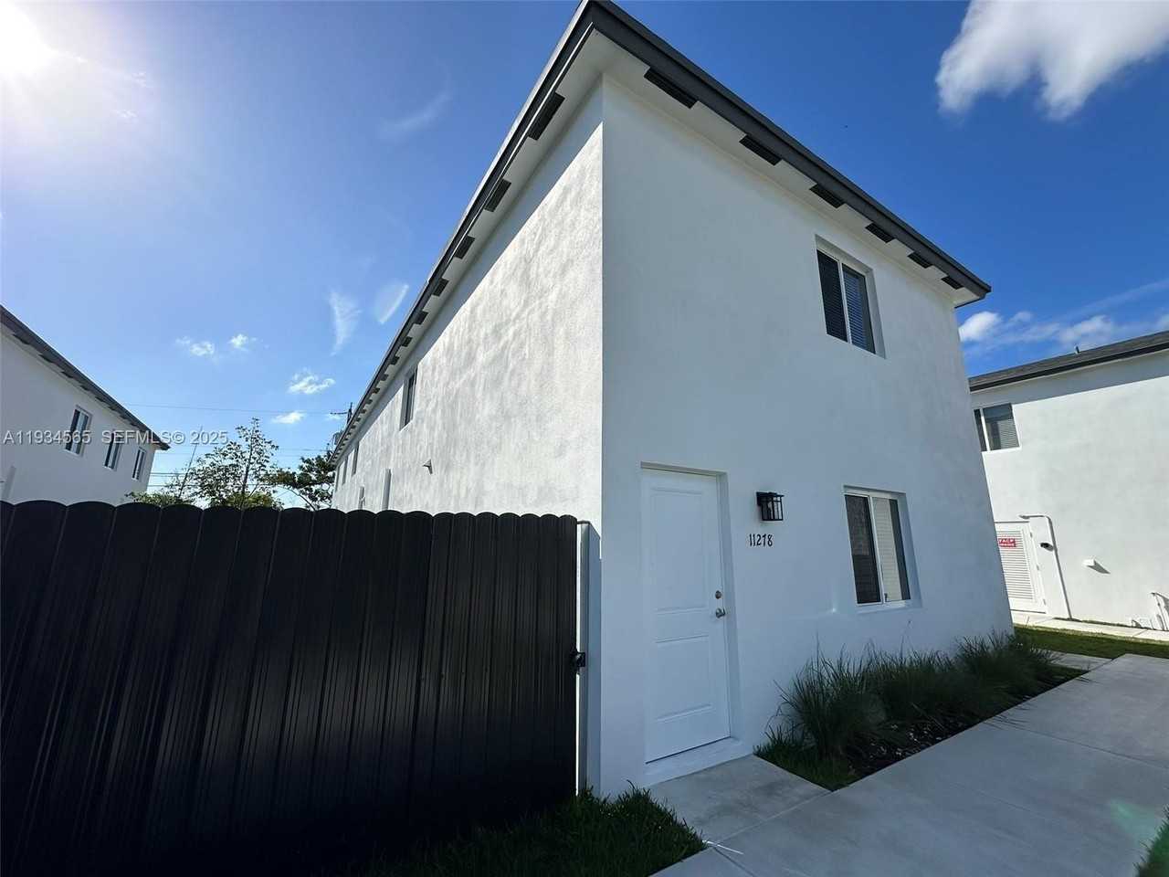 11278 Sw 187th St #11278 - Photo 2 of 16