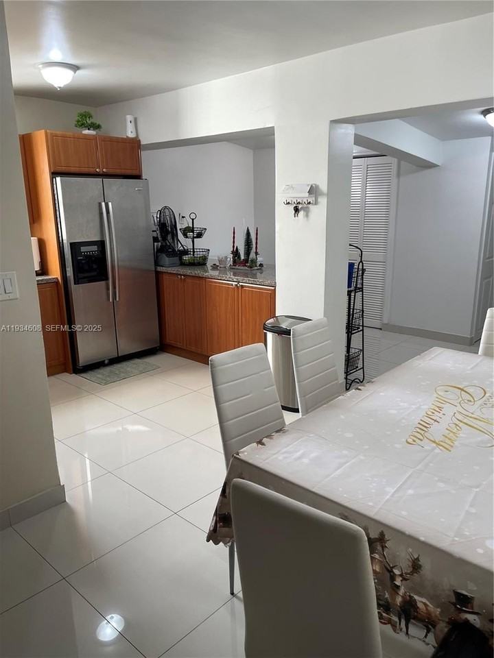 11765 Sw 175th Ter #0 - Photo 5 of 7