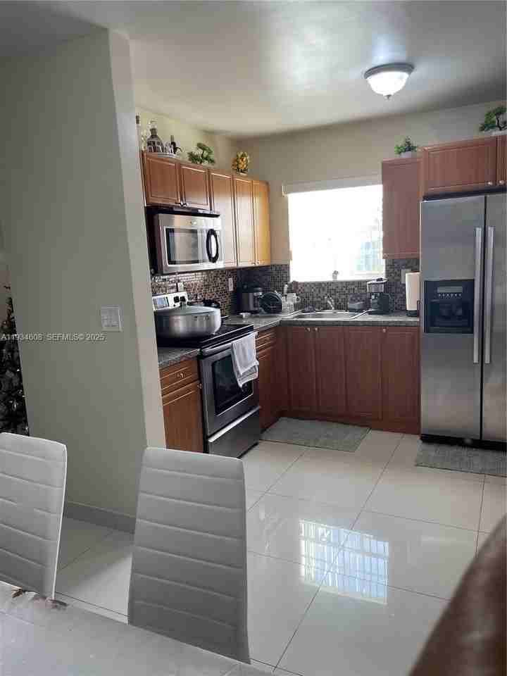 11765 Sw 175th Ter #0 - Photo 7 of 7