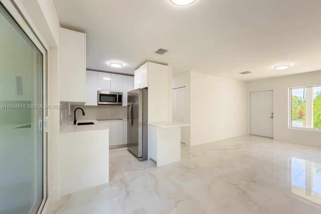 11865 Sw 186th St #11865 - Photo 3 of 9