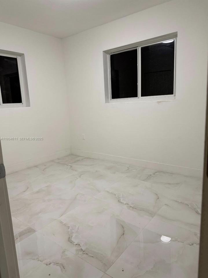 11865 Sw 186th St #11865 - Photo 4 of 9