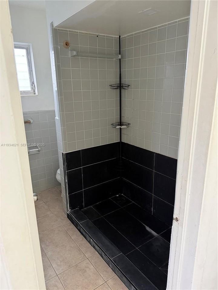 101 Sw 4th Ave #2 - Photo 3 of 7