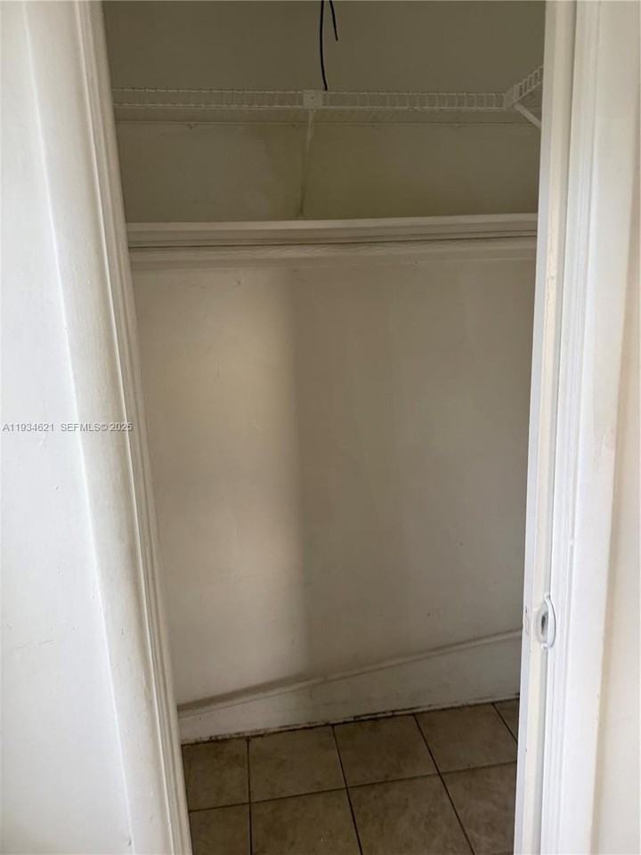 101 Sw 4th Ave #2 - Photo 7 of 7