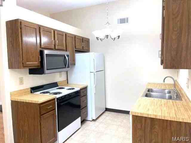 57 Peachtree Ln - Photo 5 of 10