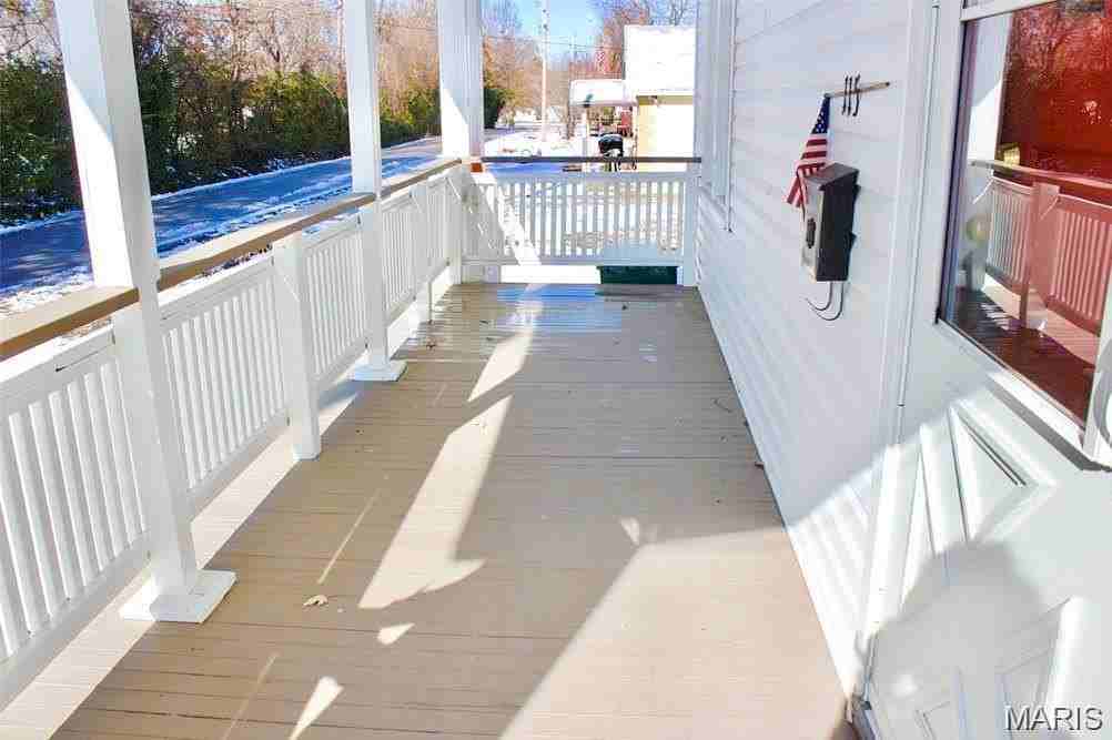 115 S Lawn Ave - Photo 2 of 14