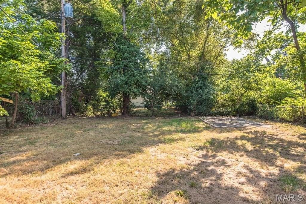 320 Henquin Dr - Photo 5 of 44