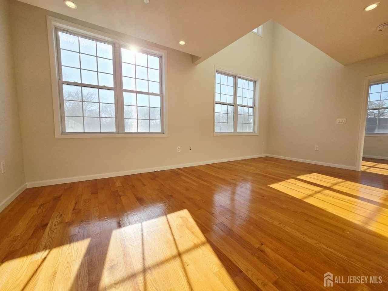 120 Georges Rd #312 - Photo 5 of 35