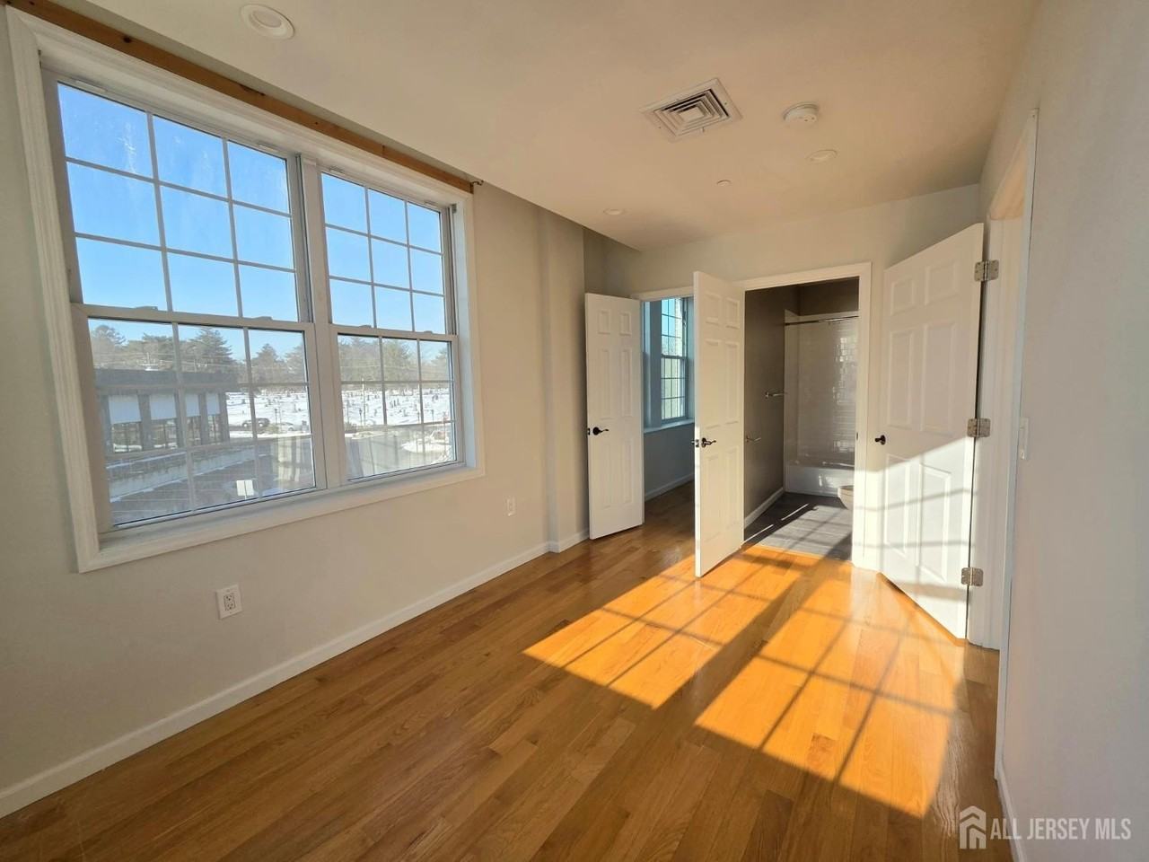 120 Georges Rd #312 - Photo 7 of 35