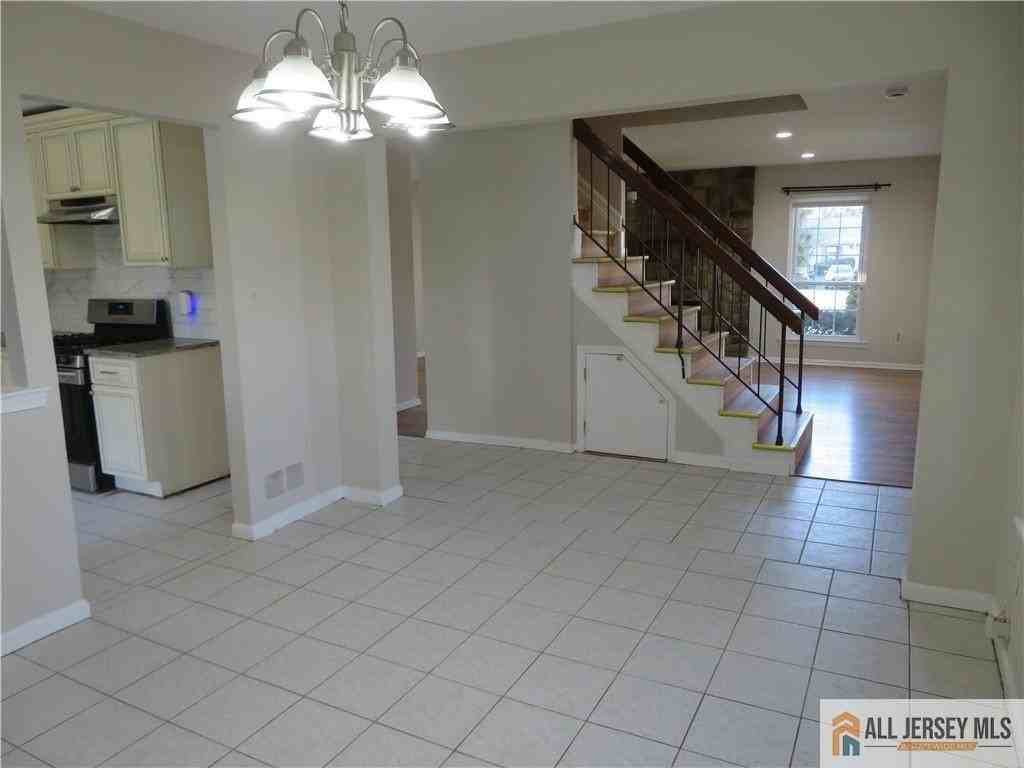 601 Maplecrest Rd - Photo 6 of 27