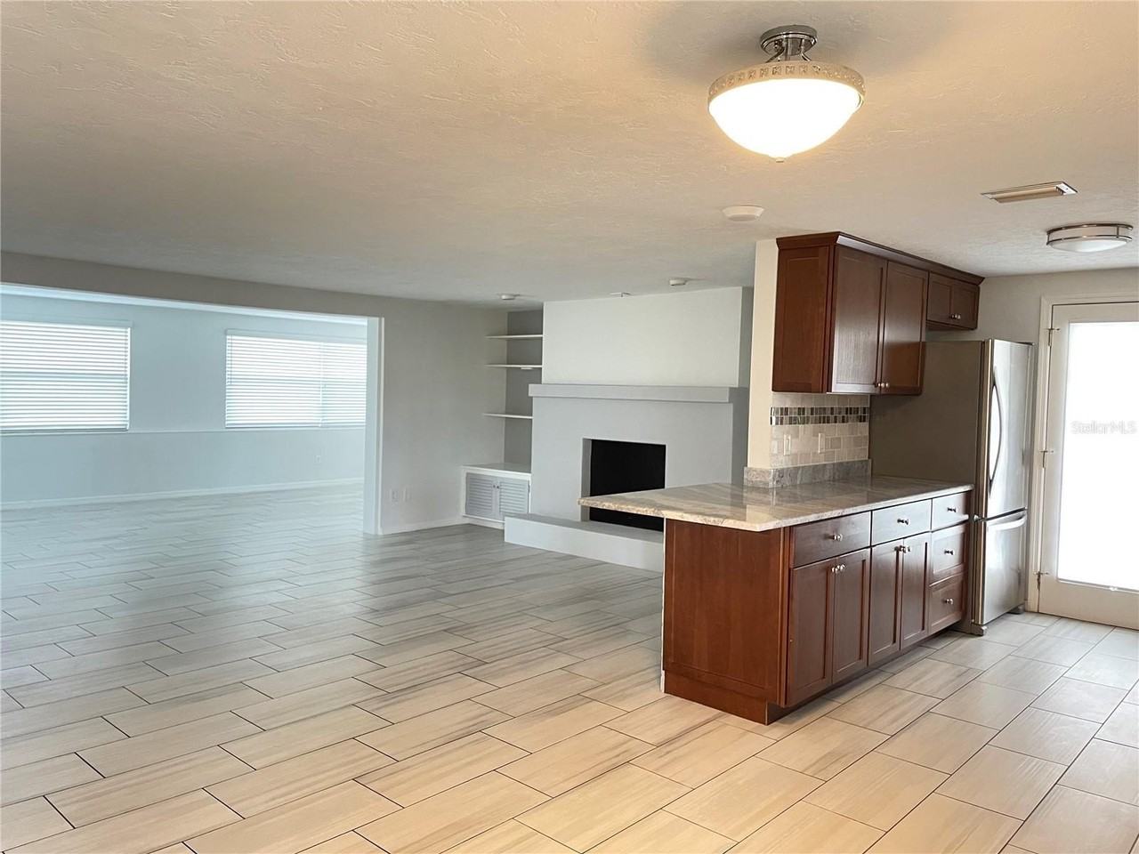 6405 White Sands Ter - Photo 7 of 30