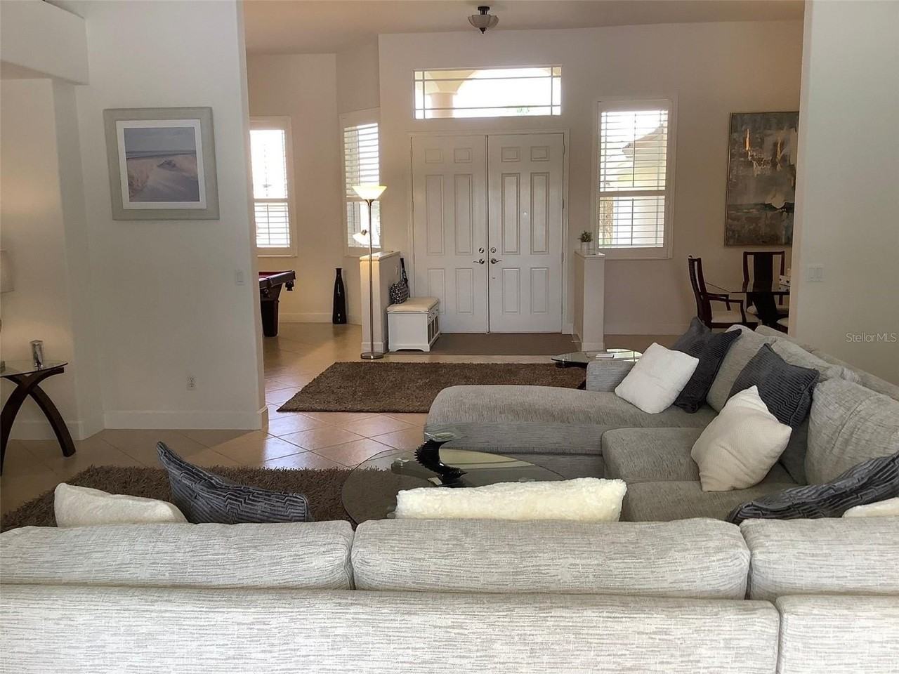 2933 Seasons Blvd - Photo 3 of 20