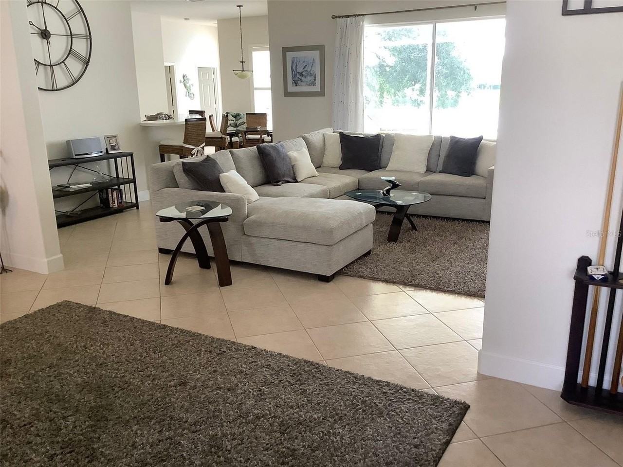 2933 Seasons Blvd - Photo 5 of 20