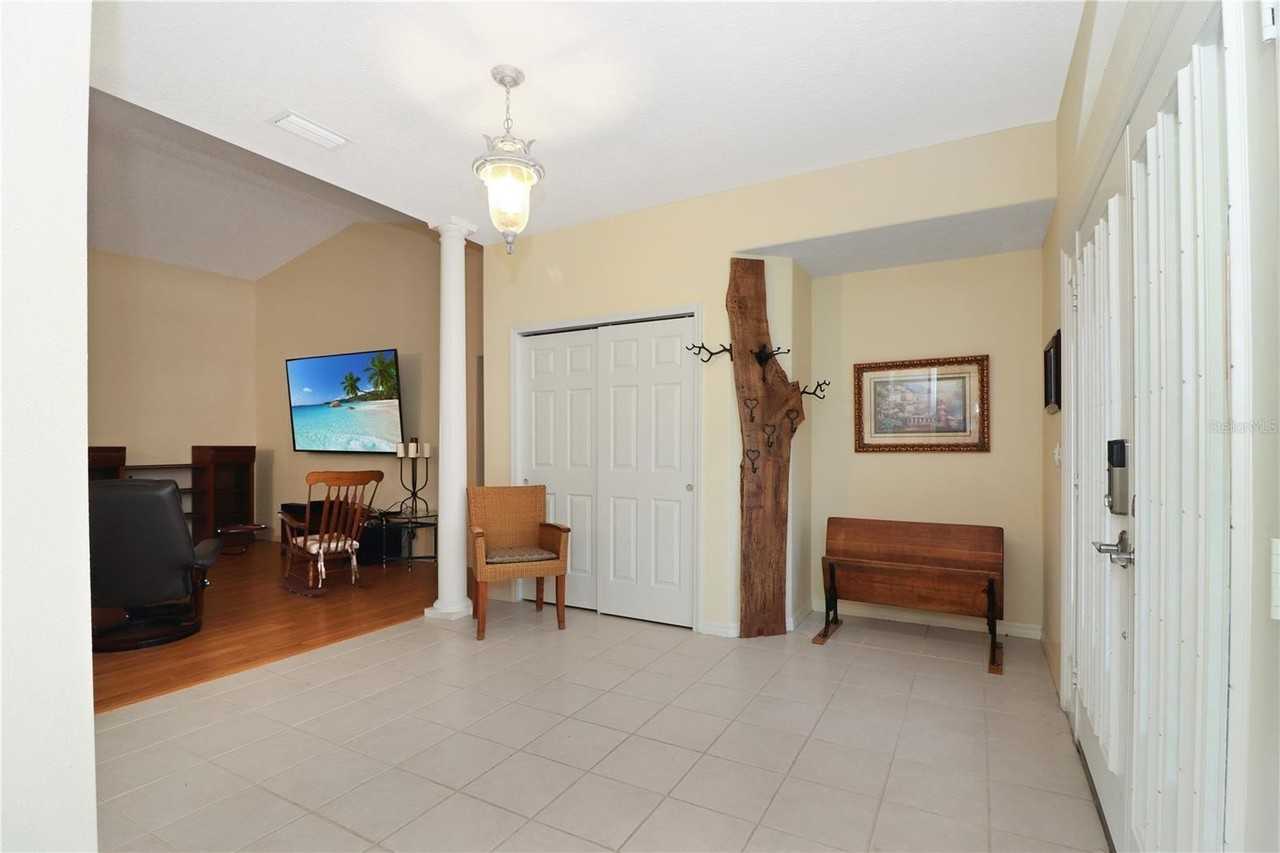 21300 Royal St Georges Ln - Photo 5 of 46