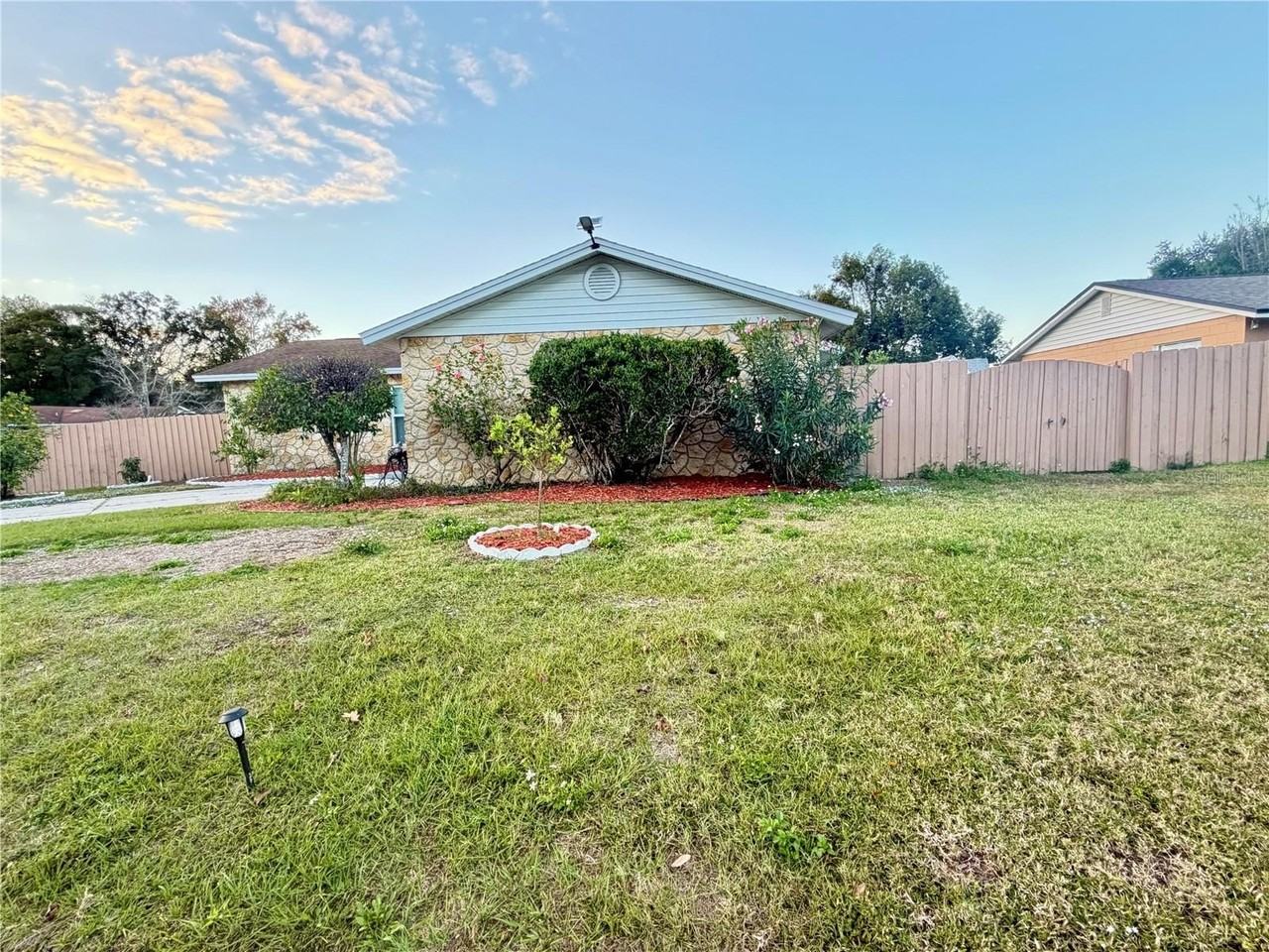 411 Parson Brown Way - Photo 3 of 50