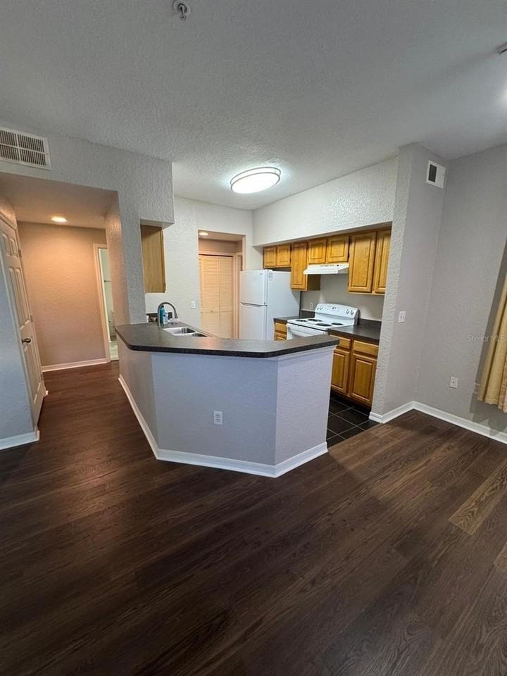 5957 Westgate Dr #1911 - Photo 3 of 10