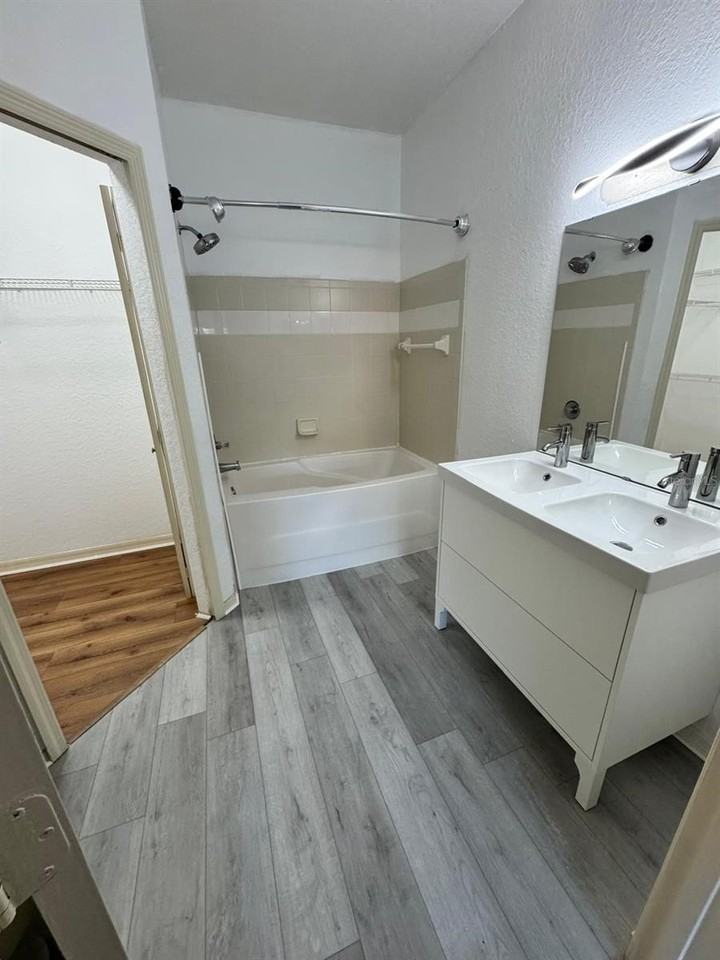 5957 Westgate Dr #1911 - Photo 6 of 10