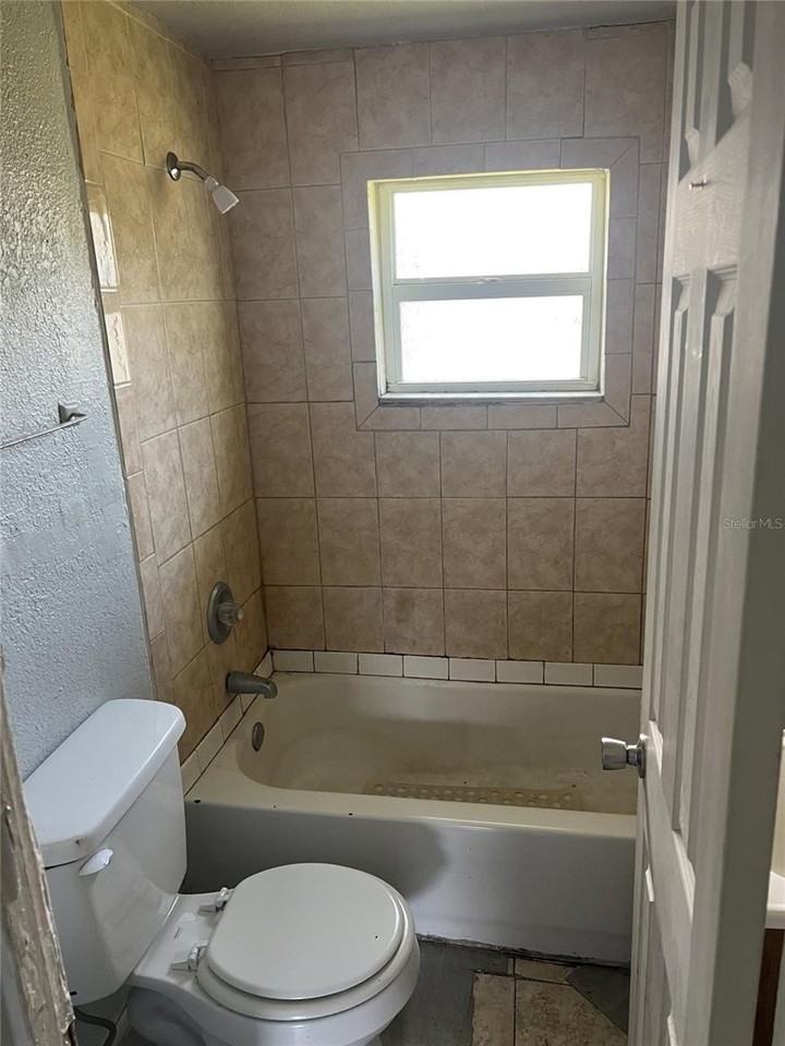 507 N 6th St - Photo 2 of 8