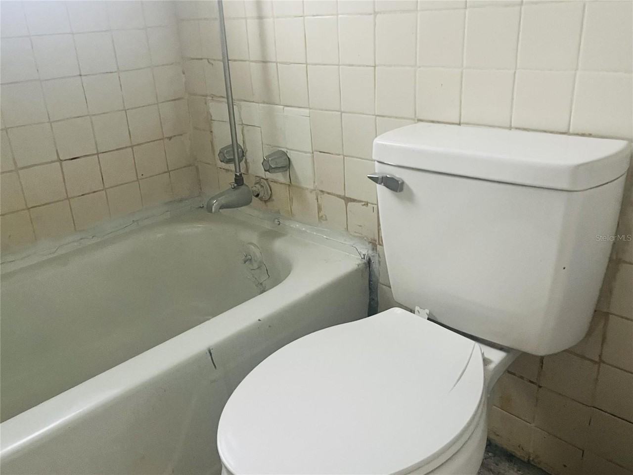 2120 Pullman Ave - Photo 7 of 8