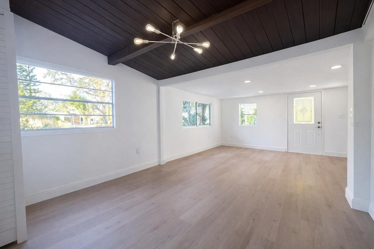 6580 10th Avenue Ter S - Photo 6 of 12