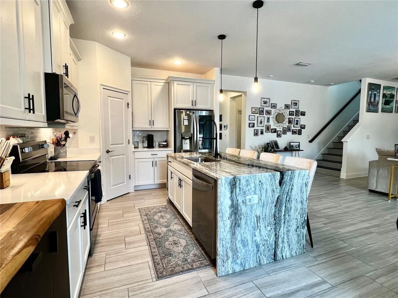 3704 W Wyoming Ave - Photo 6 of 25