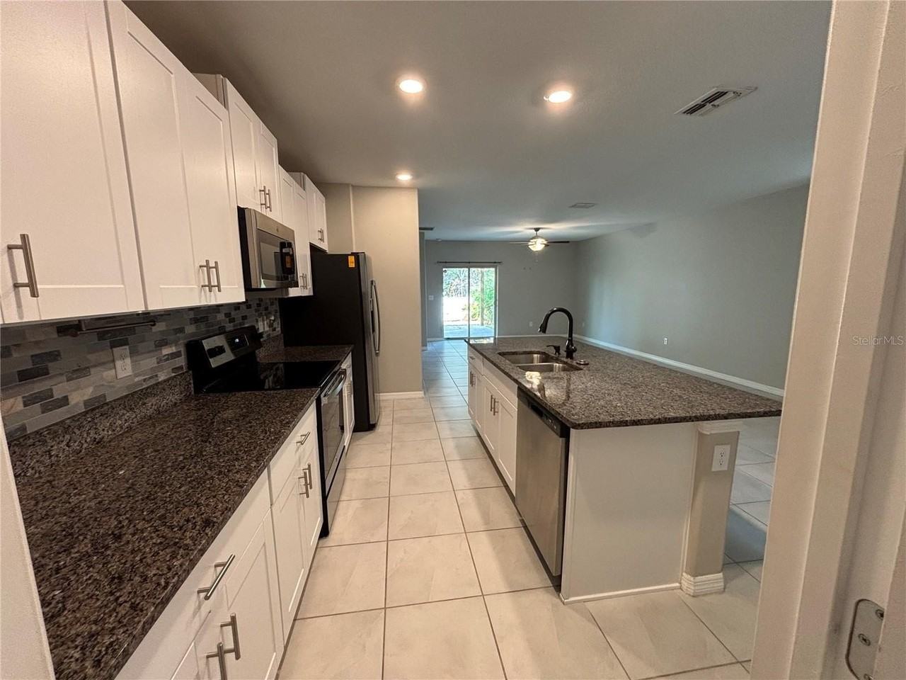 572 Argyll Dr - Photo 7 of 25