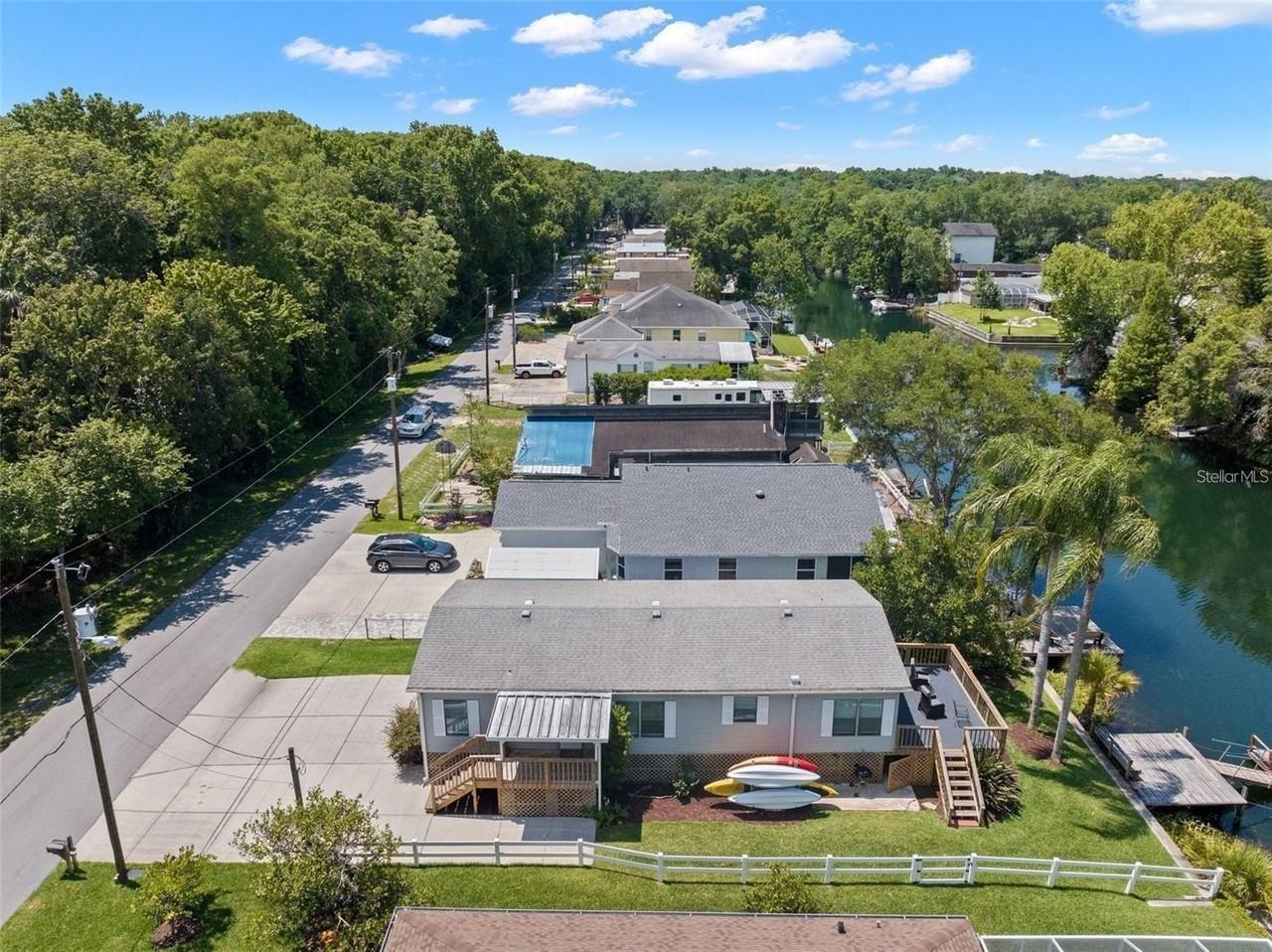 6901 E Richard Dr - Photo 3 of 50