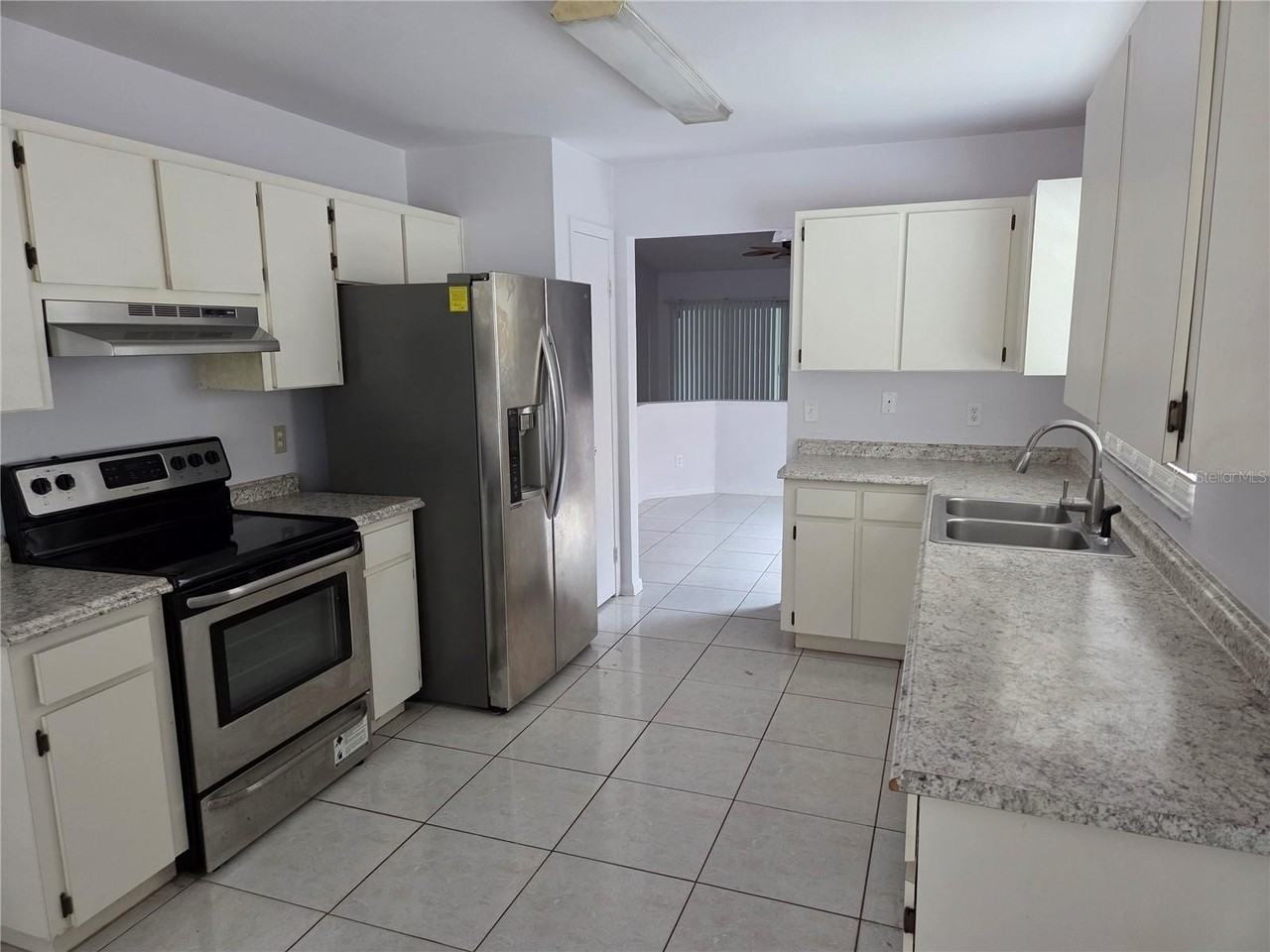 24914 Silversmith Dr - Photo 2 of 19