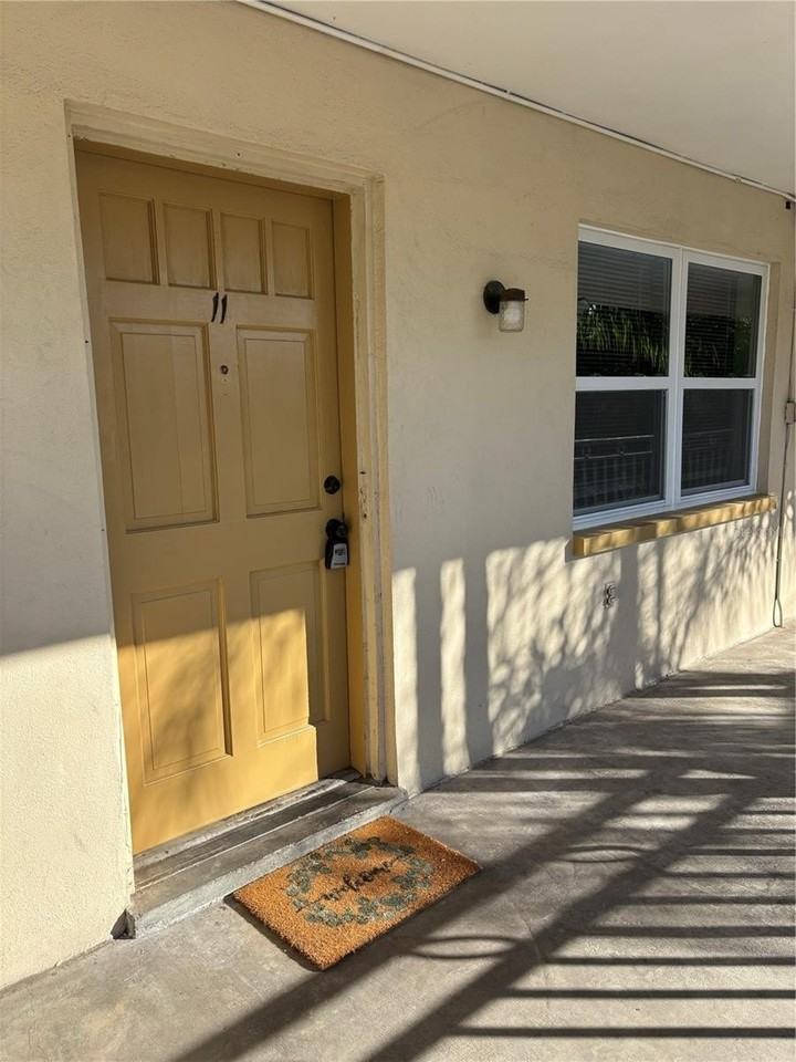 1008 Pinellas St #11 - Photo 2 of 22