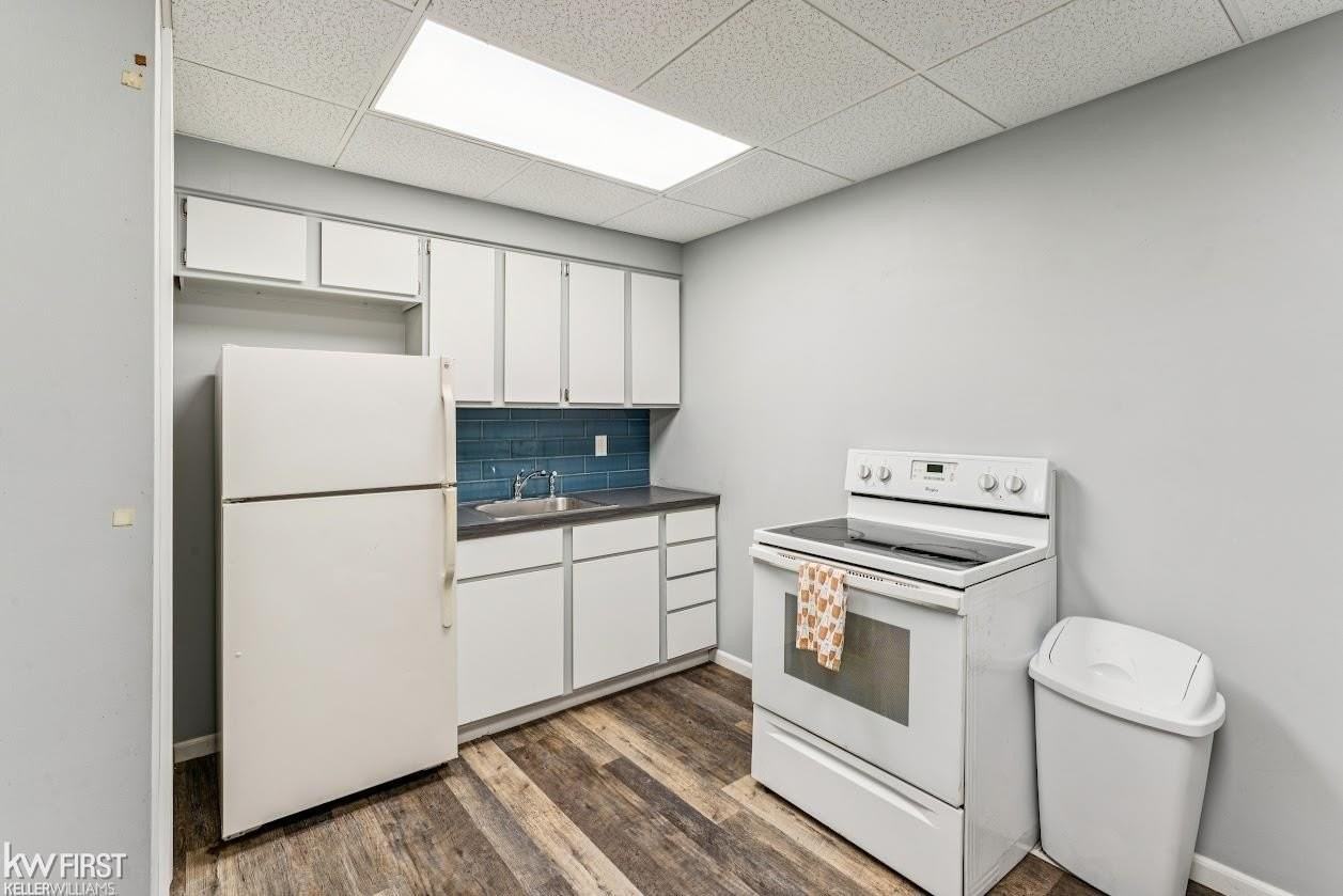 731 E Mount Morris St - Photo 4 of 6