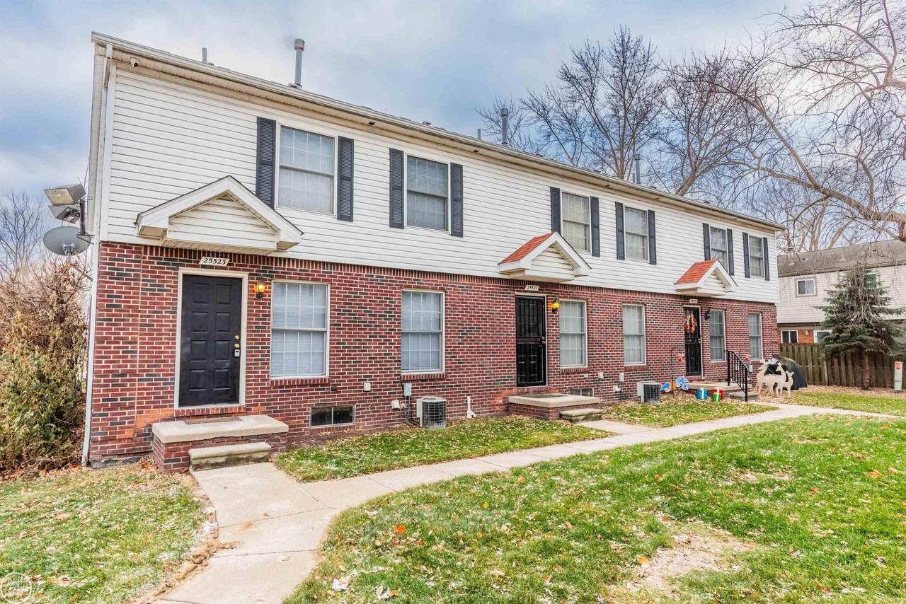 25523 Knoll Dr - Photo 2 of 21